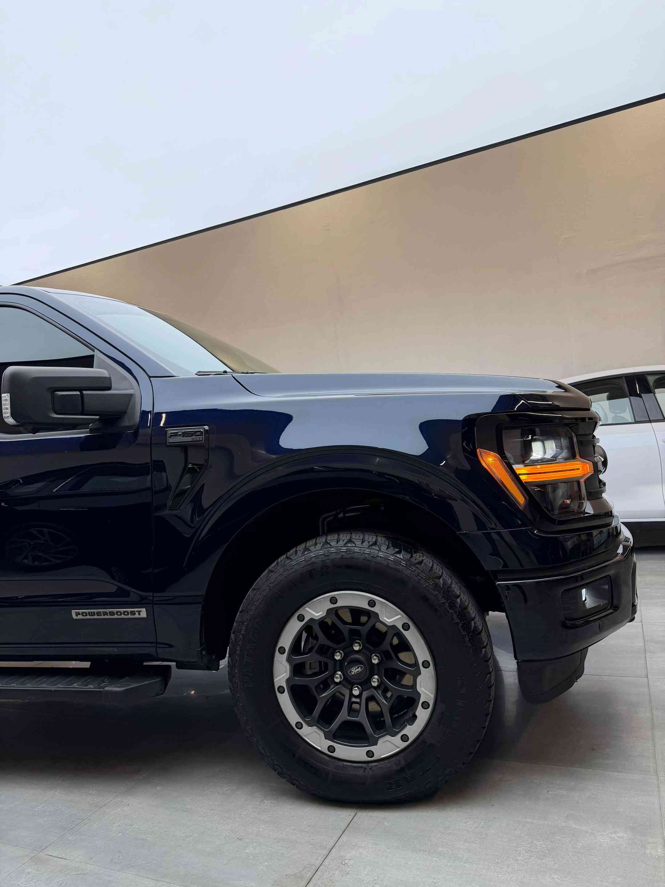 #فورد_f150  الفخمة #موديل_2024  هايبرد 🔋🔋⚡️ بانزين  عداد المسافة: 16 الف مايل mi  #الموصفات XLT BLOCK كير طرح شاشة كبير  محرك V6 3.5 هايبرد  بدي قصير باب طويل المرغوب  كتاب تضليل جديد رسمي / مغلف كامل BBF اصلي السيارا  المعرفة السعر اكتب في تعليق ( 24 ) سوف يتم الرد عليك مباشر  رقم شاصي 1FTFW3LDORFB13918 حادث بصيط : جملغ + باب فقط  ( بجم كبس )  مراوس وشراء سيارات شمالية فقط  اتصل *********** اتصل *********** #مكان_اربيل خلف شركة ازدي شارع ١٠٠ متر #مصطفی_كارس 📍

نص مكتوب في الصور:
- 2024 Ford F150 Xlt 1FTFW3LD0RFB13918 from the USA