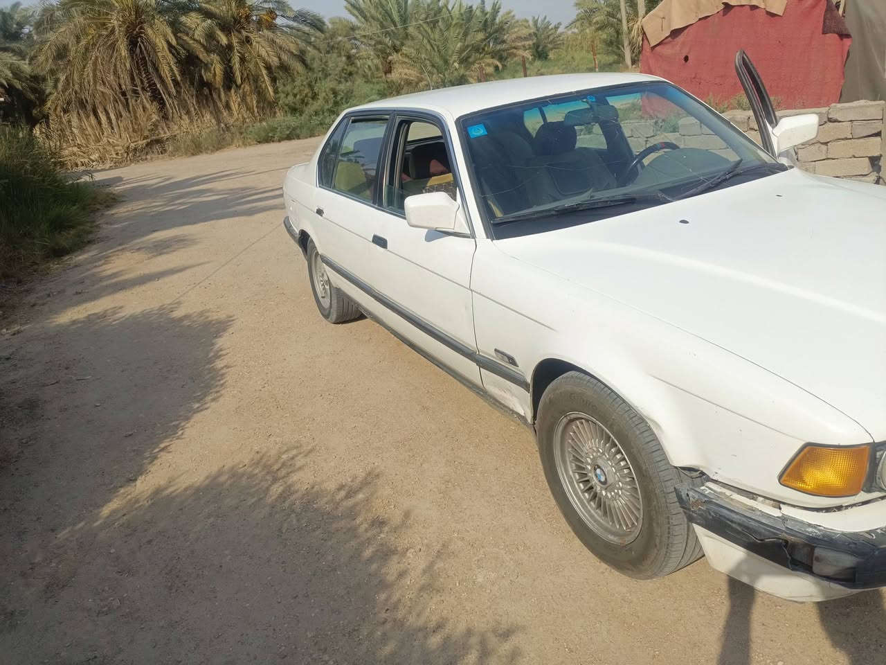 السلام عليكم بي ام 740 مسكر 8 سلندر لون ابيض رقم انبار مشروع وطني مداور ثاني يوم مكفوله من ضربه او صبغ حدا 
حداديه جديده تخم تاير كهربائيات شغاله من الطول للطول نقصها بس تبريد سعرها 50 وبيها مجال مراوس عادي رواس 
مكان السياره الناصريه قرب الملعب الاولمبي قرب الملعب الاولمبي ***********
