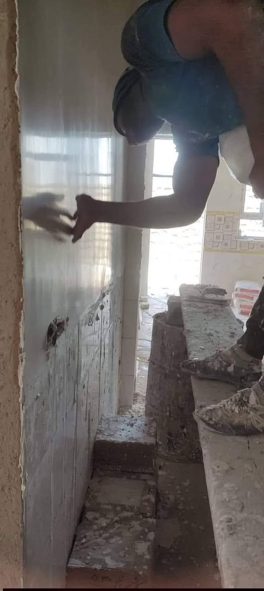 السلام عليكم  لباخ اسمنت جص
او بورك  .شغل درجه اولى    متفرغ حالياا العنده. شغل يراسلني خاص او يتصل ع رقم بي واتساب   ***********.
