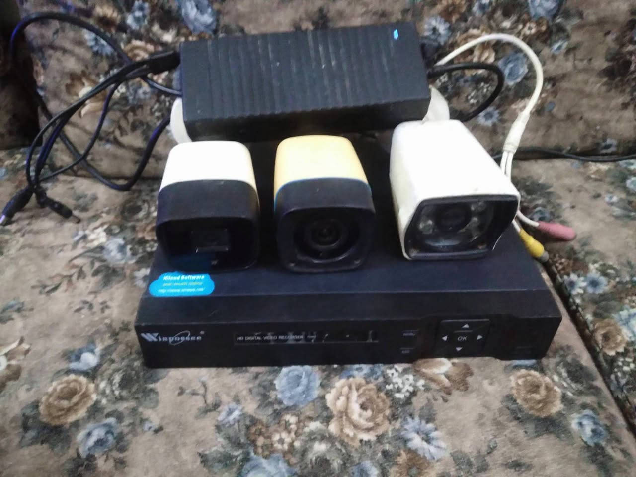اغراض للبيع كلهم شغالين والشراي يتصل واتساب او على الارقام ***********/***********عنواني ايسر سايدين حي النور قرب مجسر المعارض
