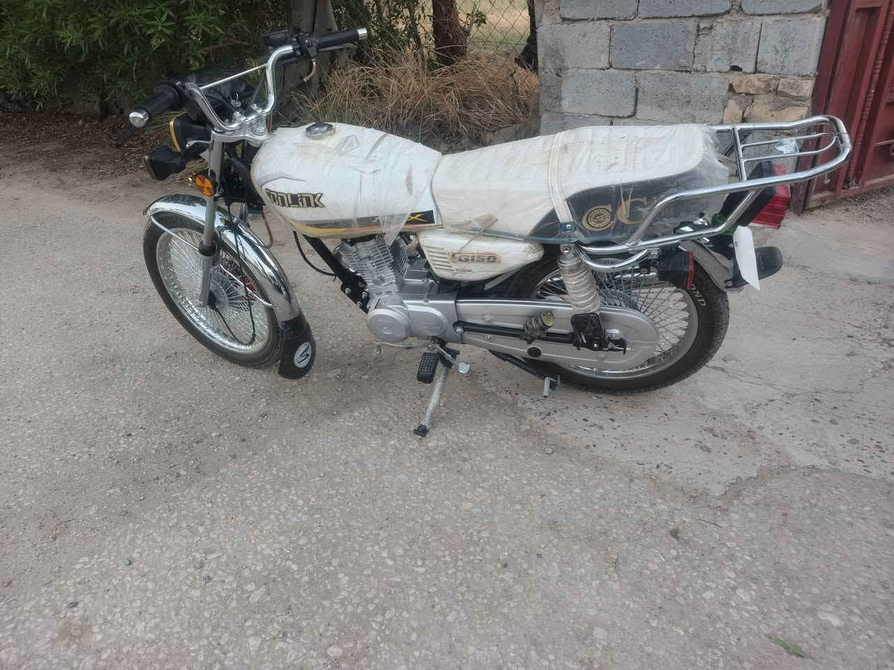 السلام عليكم دراجه تايكر موديل ٢٥ كفاله عامه السعر ٧٥٠وبيه مجال العنوان بابل الإسكندريه : ***********
