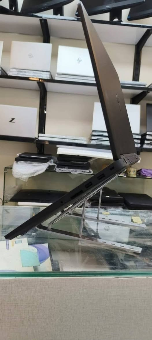 جهاز مرتب وقوي بمعالج  Core i5U جيل 7 — 💰وبسعر 240 الف فقط🔥
💻 Dell Latitude 5490
⚡ Core i5 U | الجيل 7
🧠 8GB DDR4 | قابل للتطوير
💾 256GB SSD  | قابل للتطوير
🖥️ 14  
✨Intel Graphics | كرت داخلي   مدمج 

✅ يفيد للدراسة، البرمجة، الأوفيس،المهندسين

🛡ضمان اسبوع مع وصل ضمان يضمن حق الزبون 
🚕التوصيل مجاني لجميع المحافظات
🎁ملحقاته: 
🔌شاحنة اصلية
🖱ماوس 
💼حقيبة
📩 التواصل واتساب :***********
