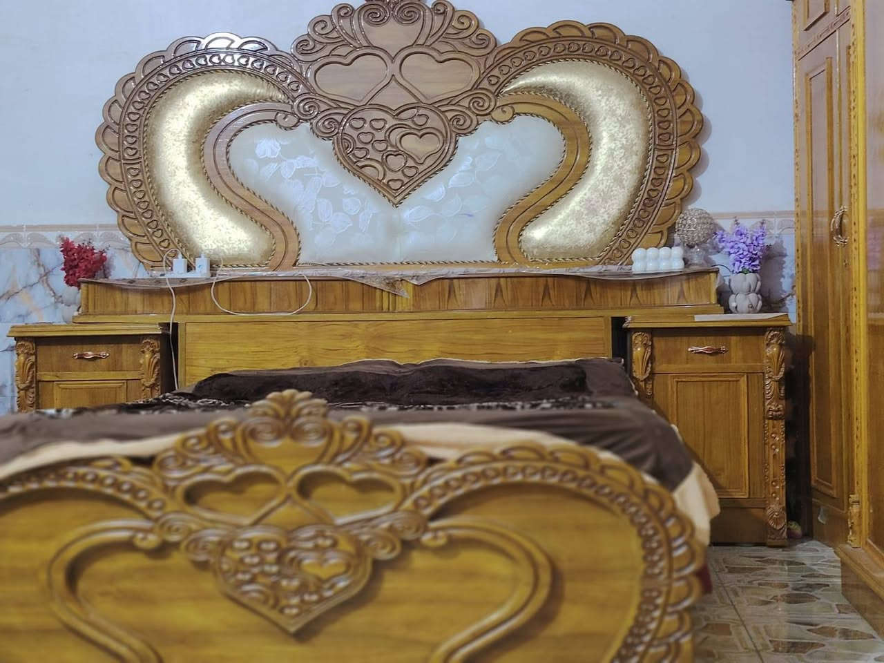 غرفه تسكام للبيع استخدام قليل سنة 2025سكمتها
سبب البيع تحولت الى بيت جديد زغير سكمتها بمليونين وربع شغل نجاري الشطرة للاستفسار على الرقم *********** بيه واتساب 
سعر البيع مليون ونص
