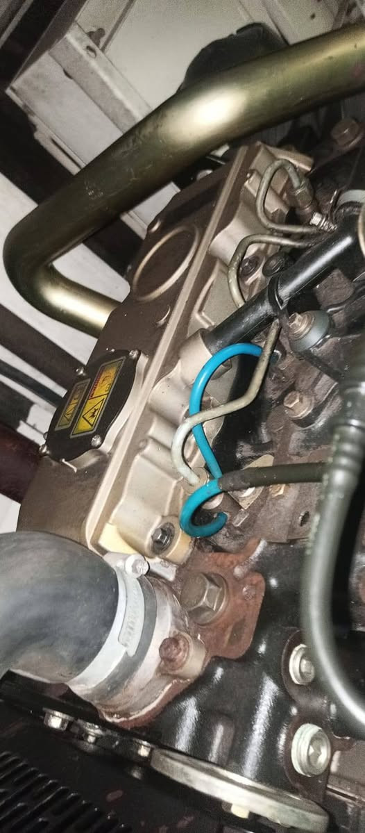 للبيع مولدة بركز انكليزي اصلي بحجم 50 kVA، جاهزة للعمل ومكفولة، تناسب اللي يدور على شيء نظيف وعملي. ما داخله تصليح ابداا 
​المواصفات والتفاصيل:
​السعة: 50 kVA.
150 امبير 
​الاستعمال: استعمال شيء بسيط جداً (شبه جديدة).
​الأداء: شغالة 100% وصوتها ناصي ومستقرة بالعمل. كاتم 80% 
​الضمان: المولدة على الضمان ومكفولة للمشتري للضمان والاطمئنان. ع الفحص تشتغل وتاخذها 
السعر للمهتم فقط 
*********** 
المكان : نجف حي الميلاد
