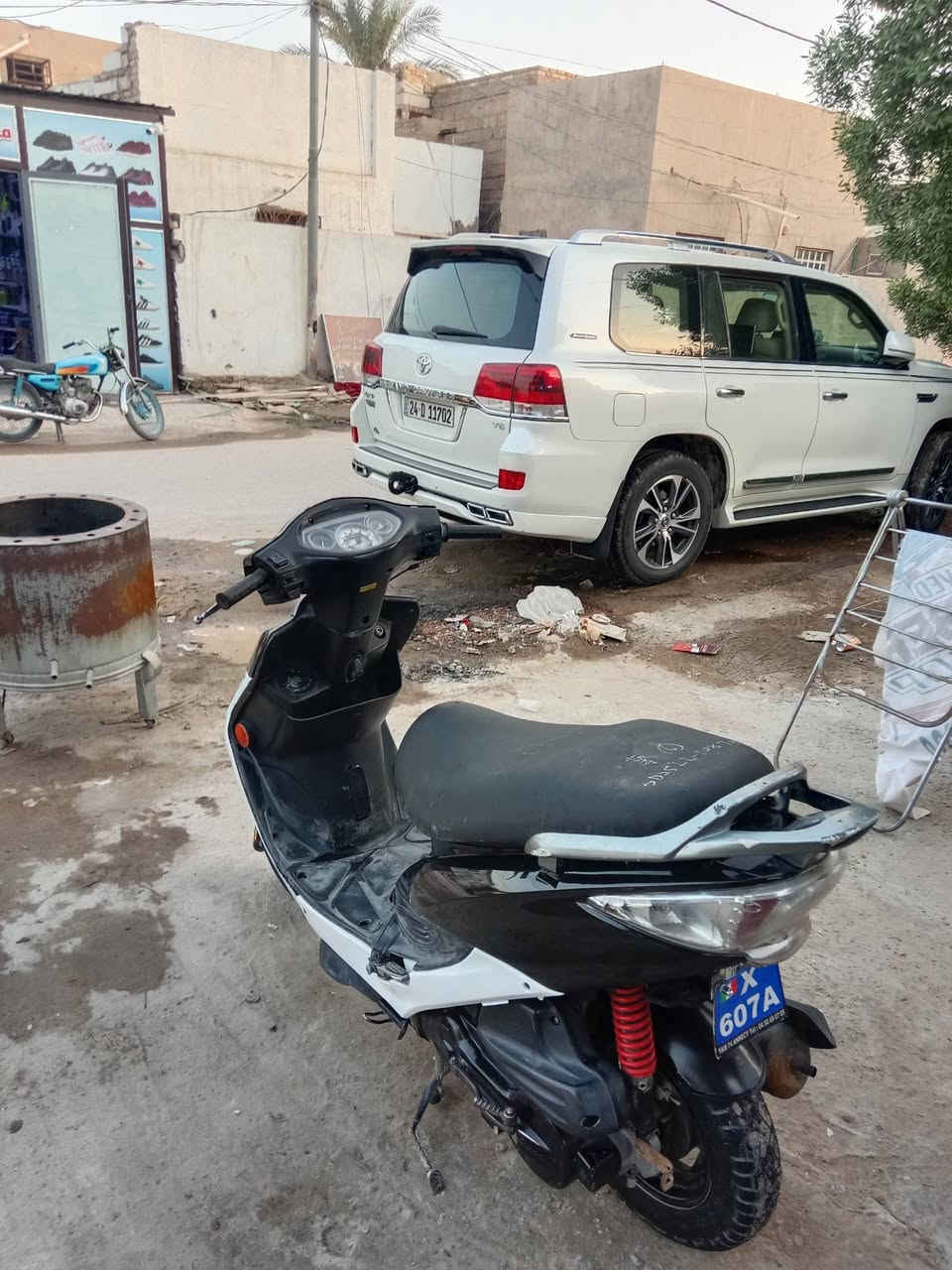 سلام عليكم شباب دراجه كامكو جي4 نضيفه كلش كله بلاديه ما عده الكفرات مبدلات والبلاديات موجودة اشاير بكلايت عالي ناصي سلف هورن كله شغال ومكينه بلاديه السعر ب550وبيه مجال *********** مكاني نجف ابو صخير
