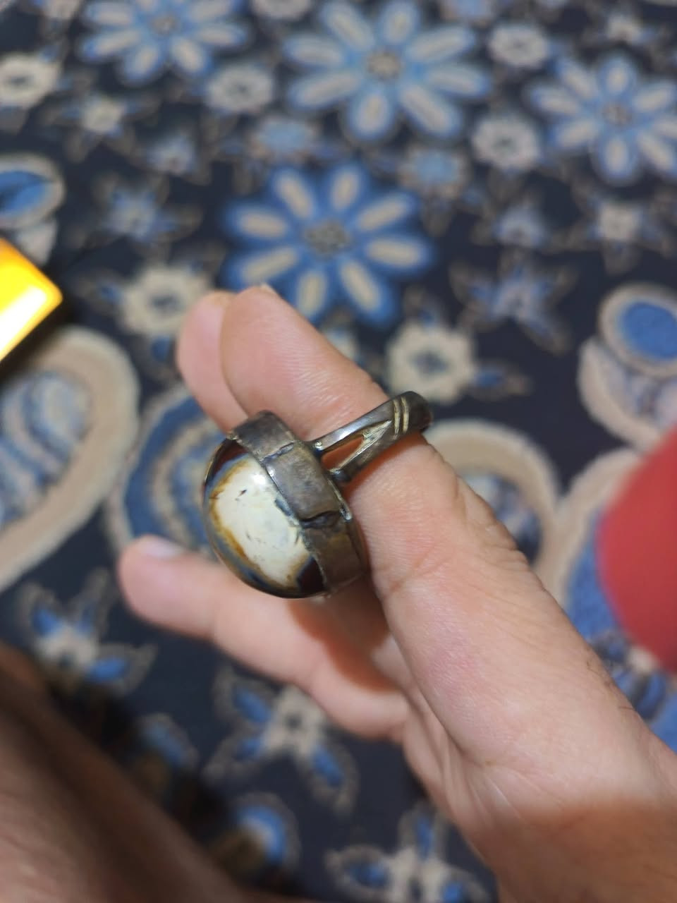 السلام عليكم سليمانيات زوج شغلهم فول فضه بس يرادله تنظيف سعرهن واصلات ٢٥٠ الف للاستفسار خاص او واتساب ***********
