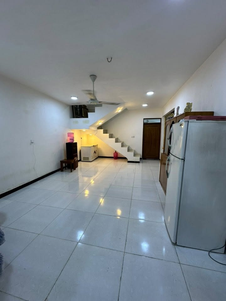 🔴دار للبيع  الموقع:- الدورة - ابو دشير - شارع الضغط
🏠دار للبيع طابو ملك صرف المساحة ١٢٣ متر واجهة ٦،١٥ متر والنزال ٢٠ متر يتكون من طابقين.

الطابق الاول :- طرمة مدخلين - استقبال - هول داخلي كبير - مطبخ حار وبارد - خدمات - غرفة نوم كبيرة نظام سويت 

الطابق الثاني :- غرفتين نوم - صالة - سطح 

للأستفسار اكثر حول السعر والتفاصيل الاتصال على الرقم التالي او خاص 
***********
