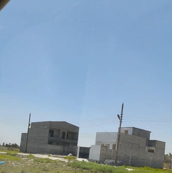 ١٠٥م • واجهة ٥م • مدخل الكرفانات