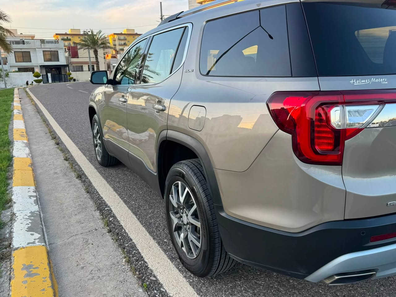 السلام عليكم

للبيع GMC ACADIA

موديل 2023 SLE

 المواصفات

١- فور ويل

٢- بصمة تشغيل واربع ابواب بصمة

٣- نقطة عمياء

٤- رادار ٣٦٠ درجة

٥- تشغيل عن بعد

٦-مانع تصادم

٧-تبريد ٣ قطع ثلج

٨- فول تحكم ستيرن

٩-جام اوتو

١٠-مانع انزلاق

١٠-تحديد مسار

١١-كير بيانو

١٢- محرك ٢٠٠٠ توربو

١٣-بلوتوث و usb

14-ابل كار بلي وايرلس

١٥-كشنات منفصل VIP

16-٣ انظمة اقتصادي وجبلي وسبورت

١٧- كامرة خلفية

١٨-ماسحات اوتو

١٩-لايت اوتو

٢٠-دبل اكزوز

٢١- حساس امامي وخلفي
٢٢- تحديد مسار

السيارة نظيفة جدا ماشية ماشية ٧٤،٠٠٠ كيلو متر  رقم اربيل الجديد  تايرات جديدة صور الحادث مرفقة مع الصور وصار عندي صبغ قليل بالباب الخلفي من جهة السكن صدر وكهربائيات وتبريد وكير بلادي وكالة النظافة ١٠٠٪؜ 

السعر المطلوب 21,800 $ دفترين و18 ورقة وبيها مجال قليل

السيارة بأسمي وشرط التحويل

مكان السيارة اربيل

للتواصل ***********
