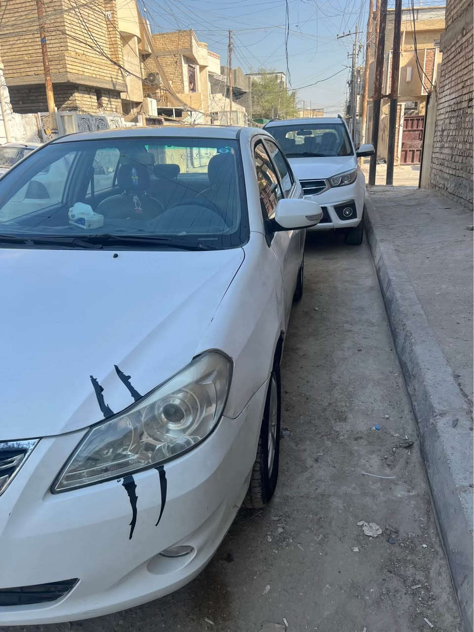 السلام عليكم BYD 13
كير مكينه خير من الله نقصه بس تبريد شاشه أندرويد كامره لايتات جديده صدر نضيف داخل الكشنات البلادي مالته رقم بغداد باسمي تحويل ثاني يوم سياره مال طالب على كد دوام يروح ويرجع رايده ب56 وبيه مجال بغداد حي الجهاد 
***********
 *********** بغداد, العراق
