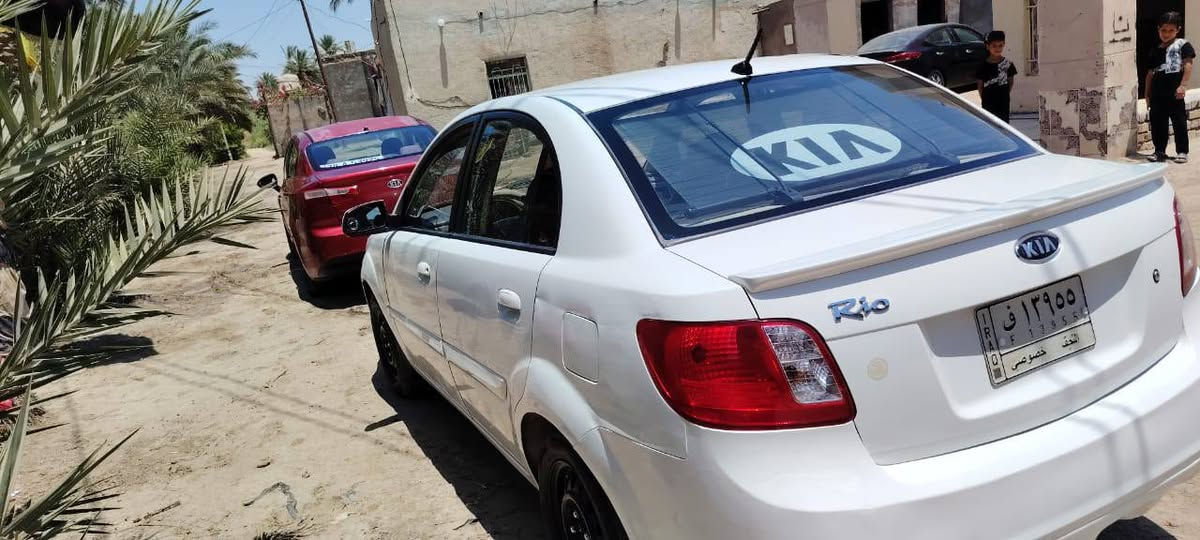 السلام عليكم ورحمة الله
سيارت كيه ريو عدد 2 لون ابيض موديل 2012 
خليجي بيها 3قطعه صبغ 
رقم نجف سنويه نافذه 
مكينه وكير شرط تبريد ثلج 
سياره جاهزة من كلشي 
اخوان بيع مستعجل السعر 65 

مكان السيارت الديوانية  قضاءالشاميه 

ثانيه موديل 2013 خليجي 
صبغ حزام اثر جراد 
رقم نجف دولي بسمي 
مكينه وكير شرط 
تبريد ثلج حداديه جديده 
سياره جاهزة وحلوة 
بيع مستعجل السعر 65
صاحب السيارت عندة ضرفه ويريد يبع سيارته وسيارت اخو 
رقم صاحب السيارة اتصل او واتساب ***********
