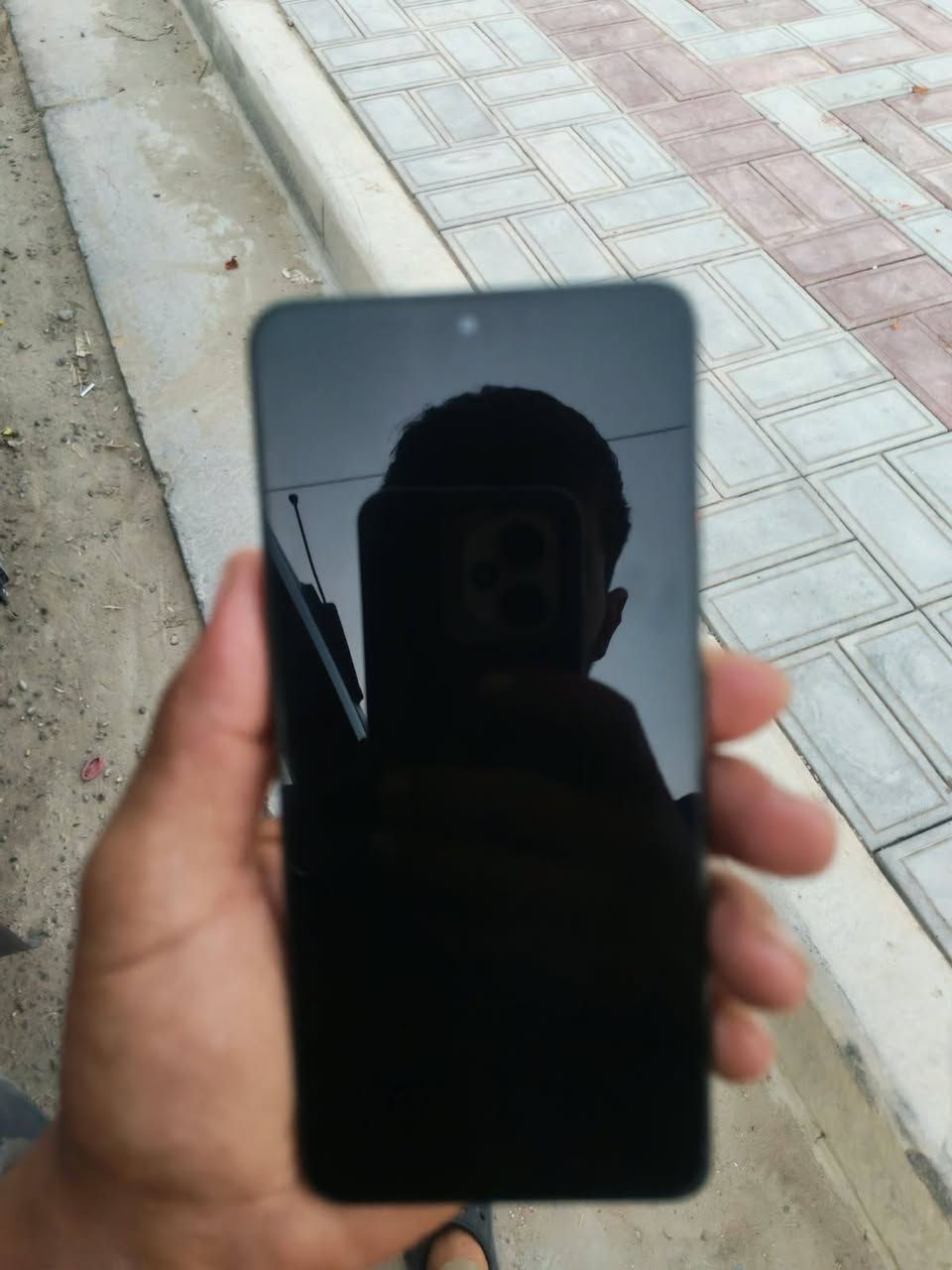 للبيع POCO X6 Pro 5G 
الحالة: نضيف 100% بدون عيوب 
المواصفات:
- الرام: 12GB
- الذاكرة: 512GB
- المعالج: Dimensity 8300 Ultra للألعاب
- الشاشة: AMOLED 120Hz
- الكاميرا: 64MP OIS + تصوير 4K
- البطارية: 5000mAh شحن سريع 67W
- النظام: HyperOS 3.0 + Android 16
- اخر تحديث امان: 2026-04-01

الملحقات: الجهاز فقط بدون كارتونة
السعر: 450,000 دينار وقابل للتفاوض البسيط
المكان: كربلاء المقدسة 
للتواصل: [رقم ***********وساب أو خاص
