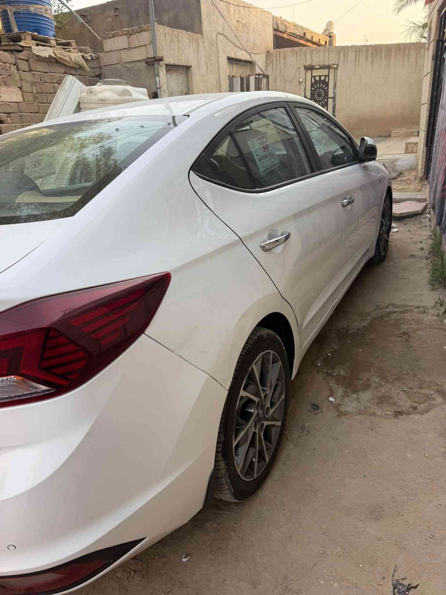 السلام عليكم النترا 2019 خليجي ماشية 190000KMفول مواصفات فتحة بصمة  شاشة وكامرة خلفي وامامي وحساسات خلفي وامامي وكشنات جلد تبريد قطعتين مري شفط  اشارة ترحيب دواخل بيجي وصاج بيها بارد فقط لاتبديل ولاضربة ولاصبغ والسونار مرفق بالصور رقم بابل انكليزي صاحبها بالناصرية تحويل مباشر هزة جديدة والسيارة جاهزة محرك كير حدادية تبريد مكاني ناصرية مركز *********** السعر 145 وبيها مجال قليل
