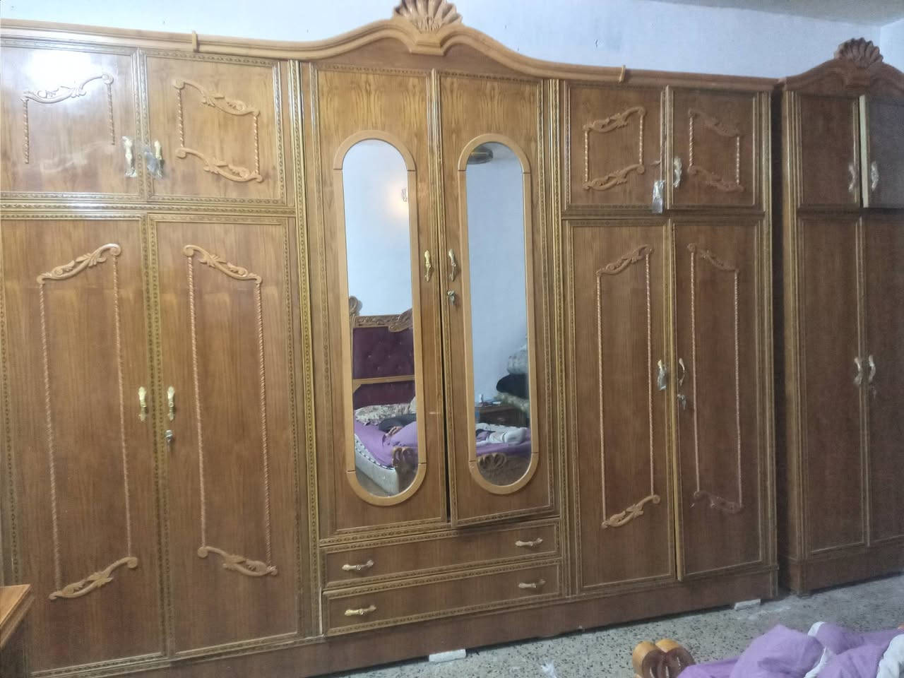 غرفة اخشاب صاج تفصال احطاطه للبيع ثكيله تفصال ٦ ابواب ملحق نضافه ٩٠بلميه ..سعر ٩٠٠الف نزلنه سعرهه مستعجل *********** اليكسر بيهه لايخابر@
