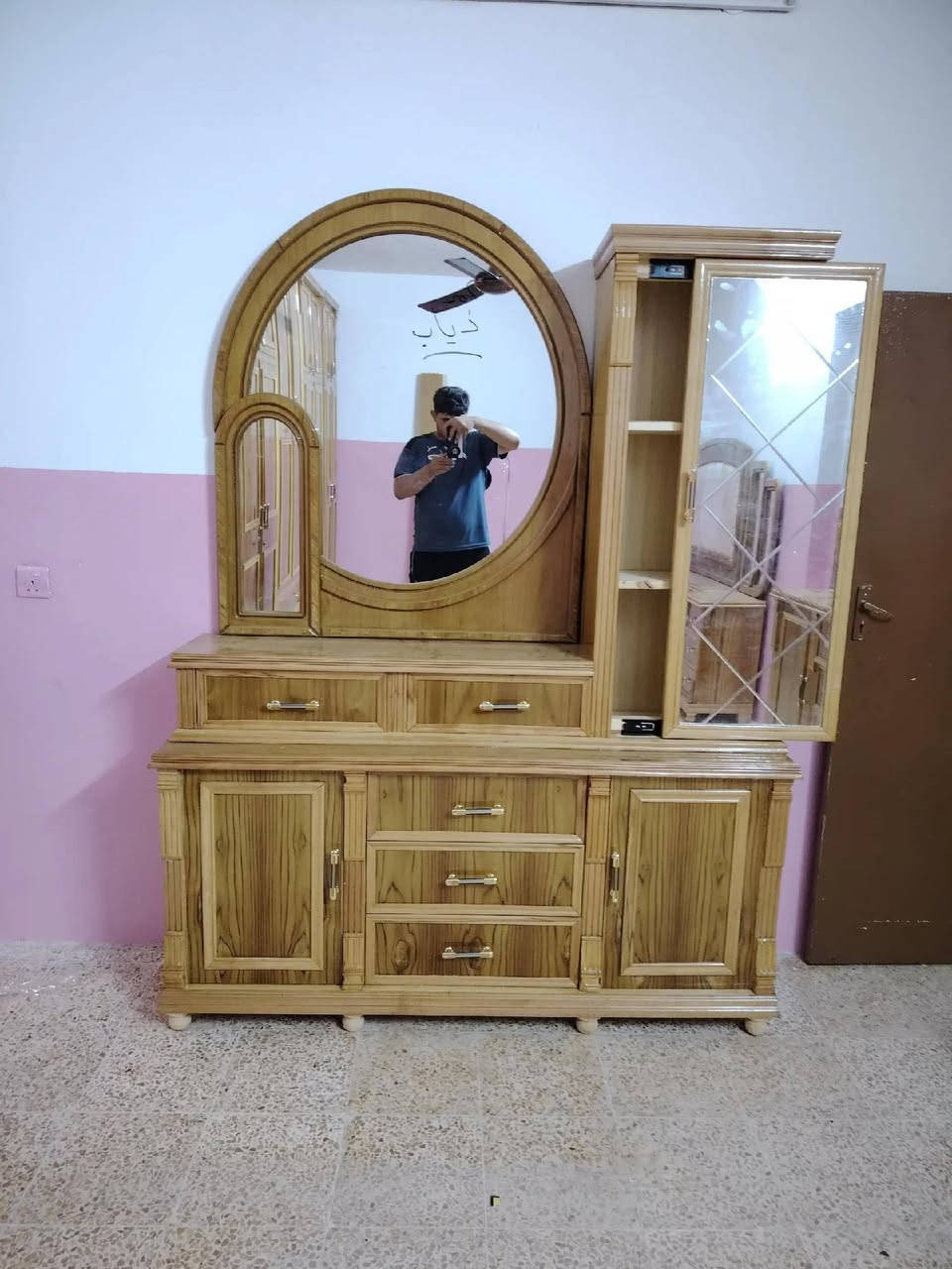 غرف نوم موديلات حديثه 💥💥💥
وبأنسب الأسعار 🌠🌠🌠🌠🌠 

يتوفر (( نقد ))  و (( اقساط))

بالتقسيط بدون مقدمه أقساط سنه ونصف

المشمولين بألاقساط جميع الموضفين والمتقاعدين والوريث وابطال الدفاع والداخليه على مصرف الرافدين

القطع إلكتروني على منصة أقساطي

او يدوي حسب رغبة الزبون🌹🌹

يوجد نظام استبدال الغرف مع الاتفاق على الفرق 

يوجد فصال حسب الطلب 

للاستفسار واتساب 

***********

#بيع_وشراء #اثاث_منزلي

#غرف_نوم #ثلاجات #اجهزة_كهربائية #اثاث_مستعمل

#اثاث_جديد #سوق_الموصل #الموصل

#بيع_الموصل #اغراض_منزلية #مكيفات

#غسالات #شراء_وبيع #اعلانات_الموصل
