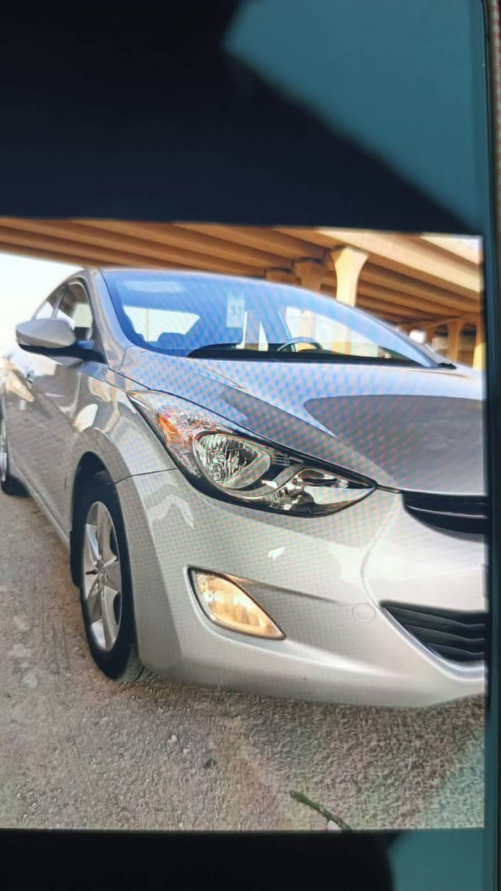 النتره للبيع موديل ٢٠١٢ سياره كارتون وجاهزه من كلشي بيهه رقم إنكليزي وسنويه شرط حاسبه 
مكاني بصره 
السعر ٤٣وبسها مجال 
***********
