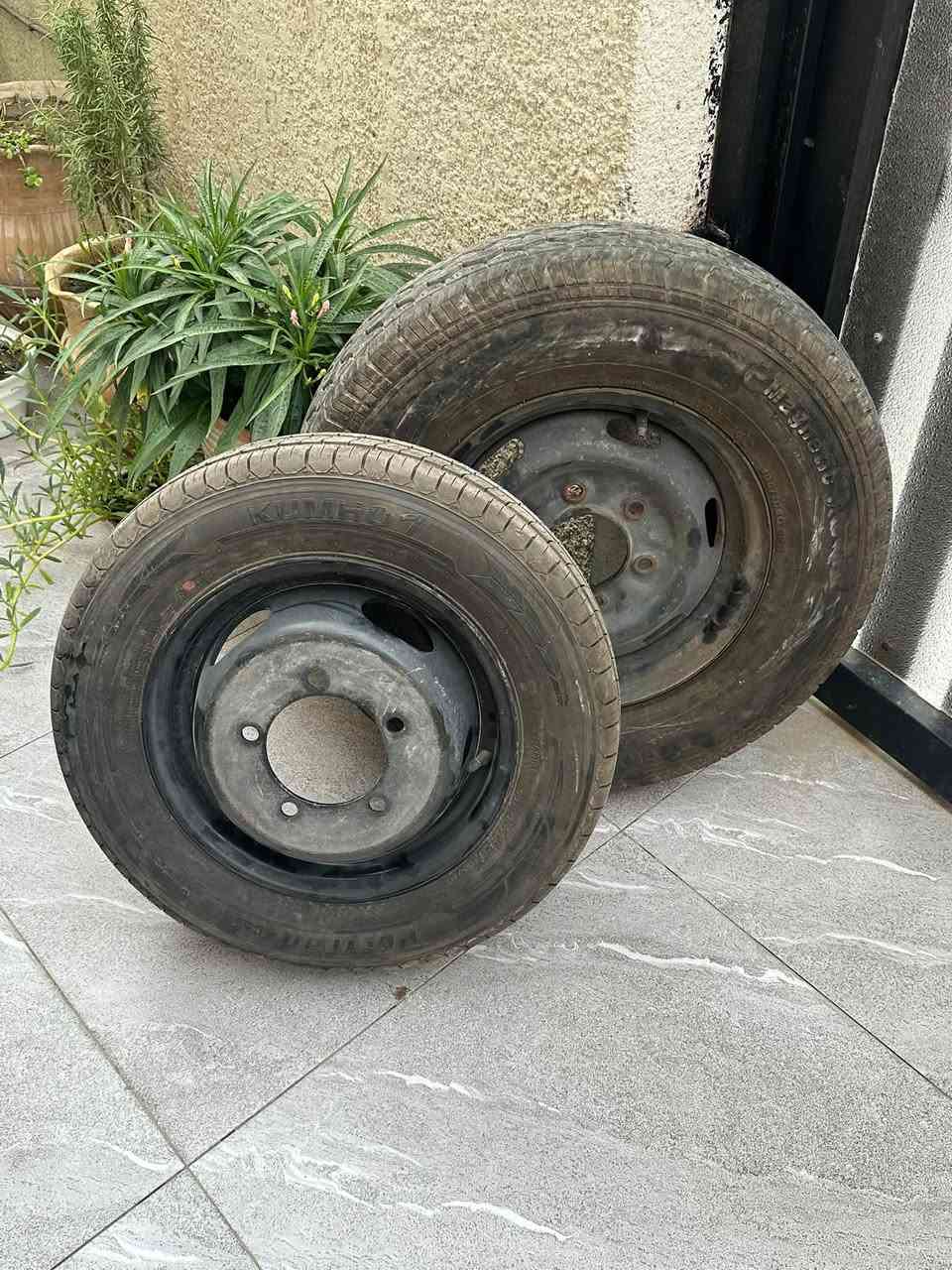 تايرات مع الرنكات كيه بنكو جديدات غير مستعمل للبيع للاستفسار ***********
