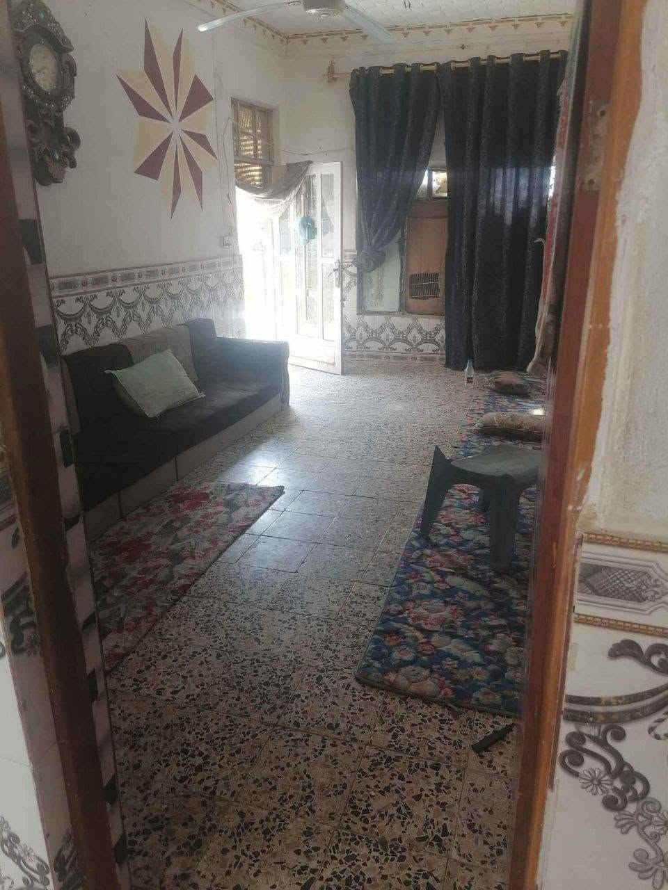 يا الله السلام عليكم 
شارع تبليط كهرباء اساله
 مدرسه ابدائيه ومتوسطه ١٠٠ عن البيت 
بيت للبيع بل العلاك مساحه 650متر 
ينباع سعر قطعه وسعر مناسب 
 سند 25 طابو زراعي مداور مباشر الاستفسار 
*********** 
***********
كافة القطع بل العلاك موجوده مساحات مختلفه

