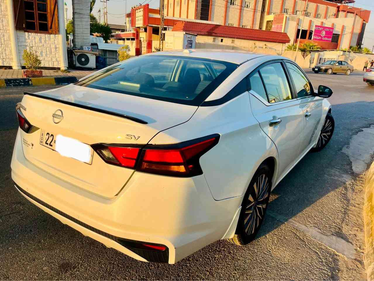 السلام عليكم 
للبيع نيسان التيما  ابيض موديل 2024 SV 
مرقم أربيل جديد  موصفات SV المعروفة 
ماشيه 29 
الظرر فقط  الجاملخ الخلفي والباب الخلفي طرف السكن بينهن صبغ بدون داخل بدون تبديل بجم كبس حتى دعاميات بلشرط سيارة جديدة ايرباك تكمة طرف واحد طاك الباقي بلشرط كلها 
السعر 173 $ بيها مجال بسيط
للاستفسار اكثر ***********.. كركوك, العراق
