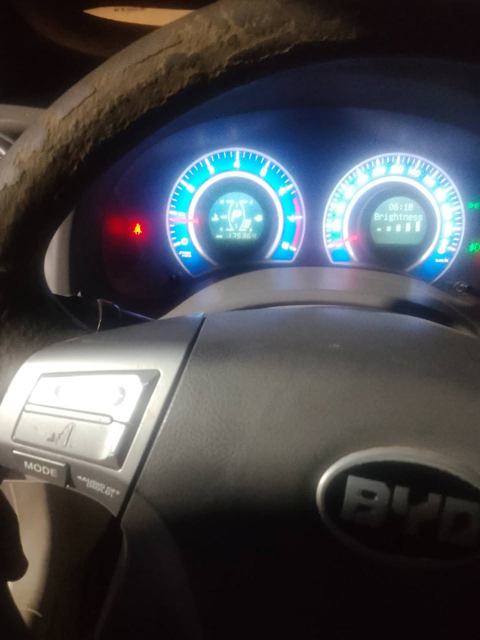 بي واي دي موديل 15 خصوصي رقم انكليزي بغداد اللون ابيض السعر 49وبيه مجال رقم الهاتف ***********
