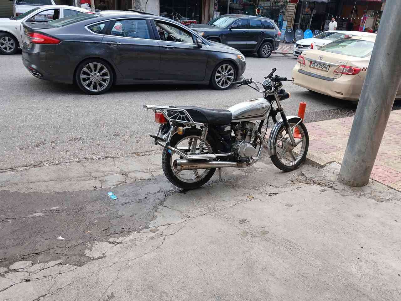 به ناوي خوا ي كه وره ام ماتؤره بؤ فرؤشتن مه كينه ٢٠٠ سلفه له سليمانيه باي ٢٩٠ مه حامه له زماره ي موبايل ***********
