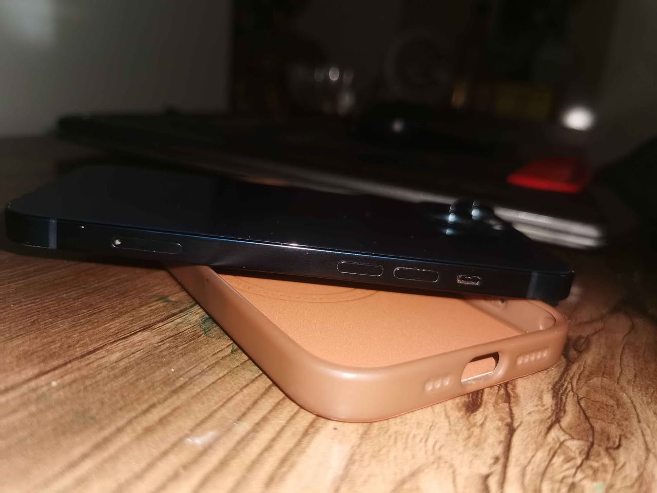 IPhone 13 عادي
بطارية 85
لون نيلي
ذاكرة 128
وتر بروف
دبل شريحة (2سيم كارت)
425/***********
بغداد الدورة حي الصحة بغداد, العراق
