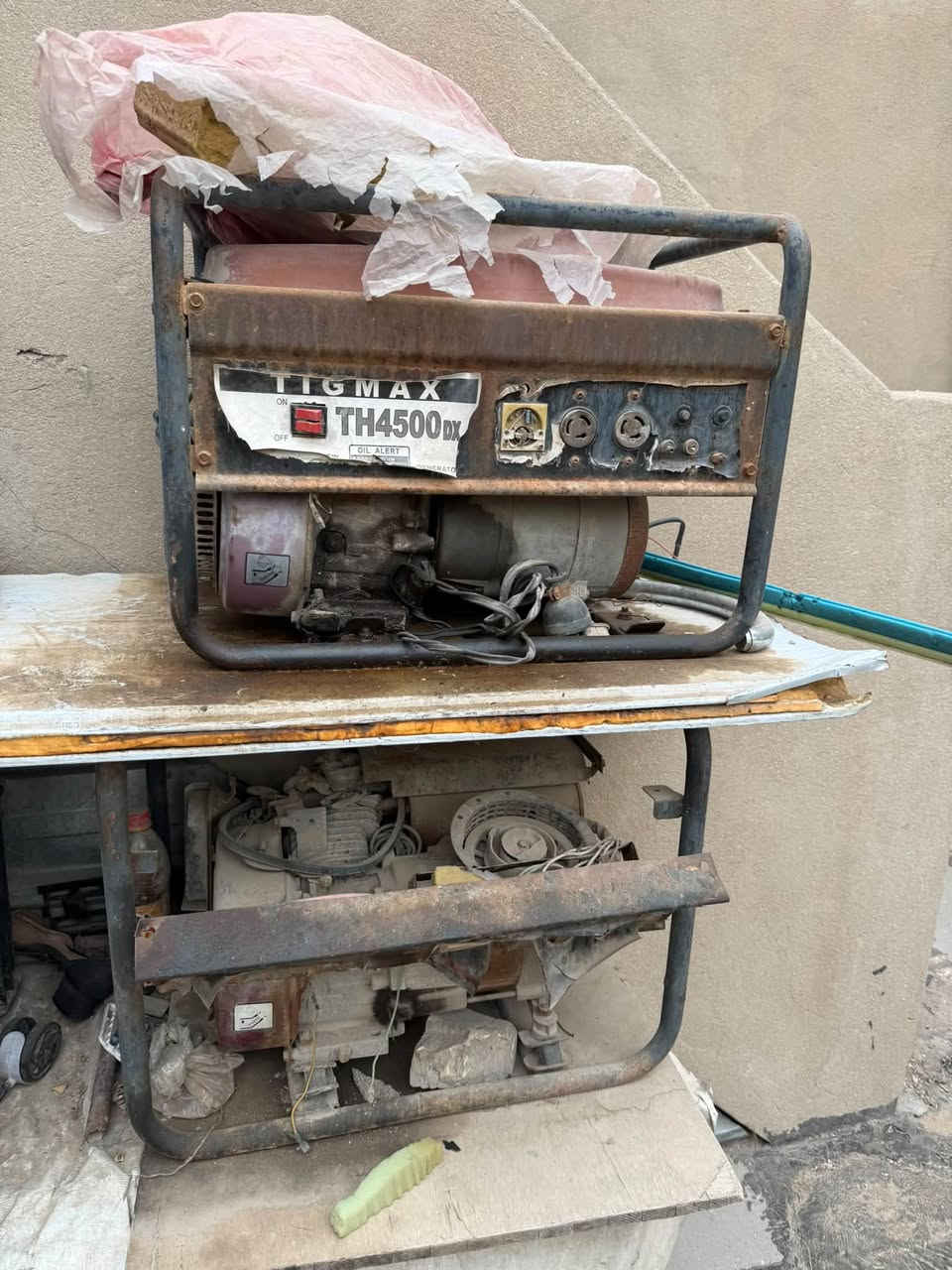الحريه بغداد • مفصخه • مكينة خياطة