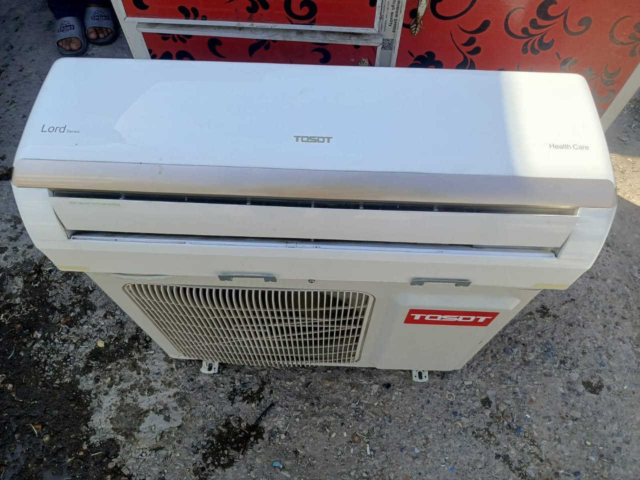 سبلت توسوت طن واحد نضيف 
سعره 250 بي مجال الجهاز كله كامل مكان شارع فلسطين 
***********
