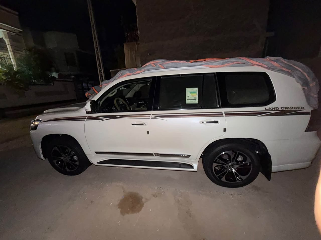 سلام عليكم لاندكروز 2021 بريم اصل ام الدفدي
السياره محرك 6v 

السياره كفاله عامه 

رقم بغداد ب اسمي تحويل ثاني يوم 

ماشيه 40الف حقيقي شرط الفحص 

للاستفسار ***********
السياره مغلفه ppf
