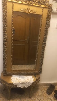 فاترينة  وكونسيل وميز تلفزيون ومبز طعام و٤ كراسي