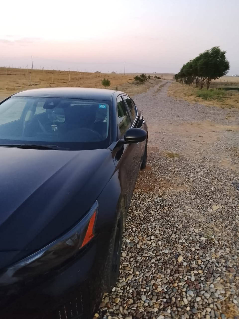 🚗 للبيع نيسان ألتيما🚗 . 2024.  
 فئة S 
وارد أمريكي / رقم نينوى الدولي الجديد هزه وفحص  كله جديد سنويه ال31
محرك مكفول 🔧 / كير مكفول
تخم تايرات جديد مبدل
باتري جديد
صدر ع الوكاله كامل 
 السياره حادثه جاملغ وبنيد تبديل بلادي 
 وباقي كفاله دواخل كله شرط 
  صفاح موس مكفوله كفاله عامه ماشيه 25الف mi    (باقي السيارة وكالة)
مواصفات السيارة
رادارت اماميه وخلفيه وجانبيه 
تبريد قطعتين ❄️
تغليف كامل 
محرك 2.5 لتر / 4 سلندر اقتصادي وقوي تنفس طبيعي 
شاشة لمس وسطية 8 إنج مع بلوتوث و USB وكار بلي  
سستم كامل سبورت رياضي 
كاميرا رجوع خلفية 
نظام سبورت
لايت زنون +لد نهاري 
مثبت سرعه 
نظام أمان حديث (ABS / Airbags)
تصميم أنيق ورياضي بلون الاسود القطارن  
سيارة كاملة مكملة تجي تفحص وتشوف بعينك كعدتها حلوه وسيارة ما تصرف عليها كلشي سعر.135 قابل لتفاوض   
مكان السياره جنوب الموصل 
***********
