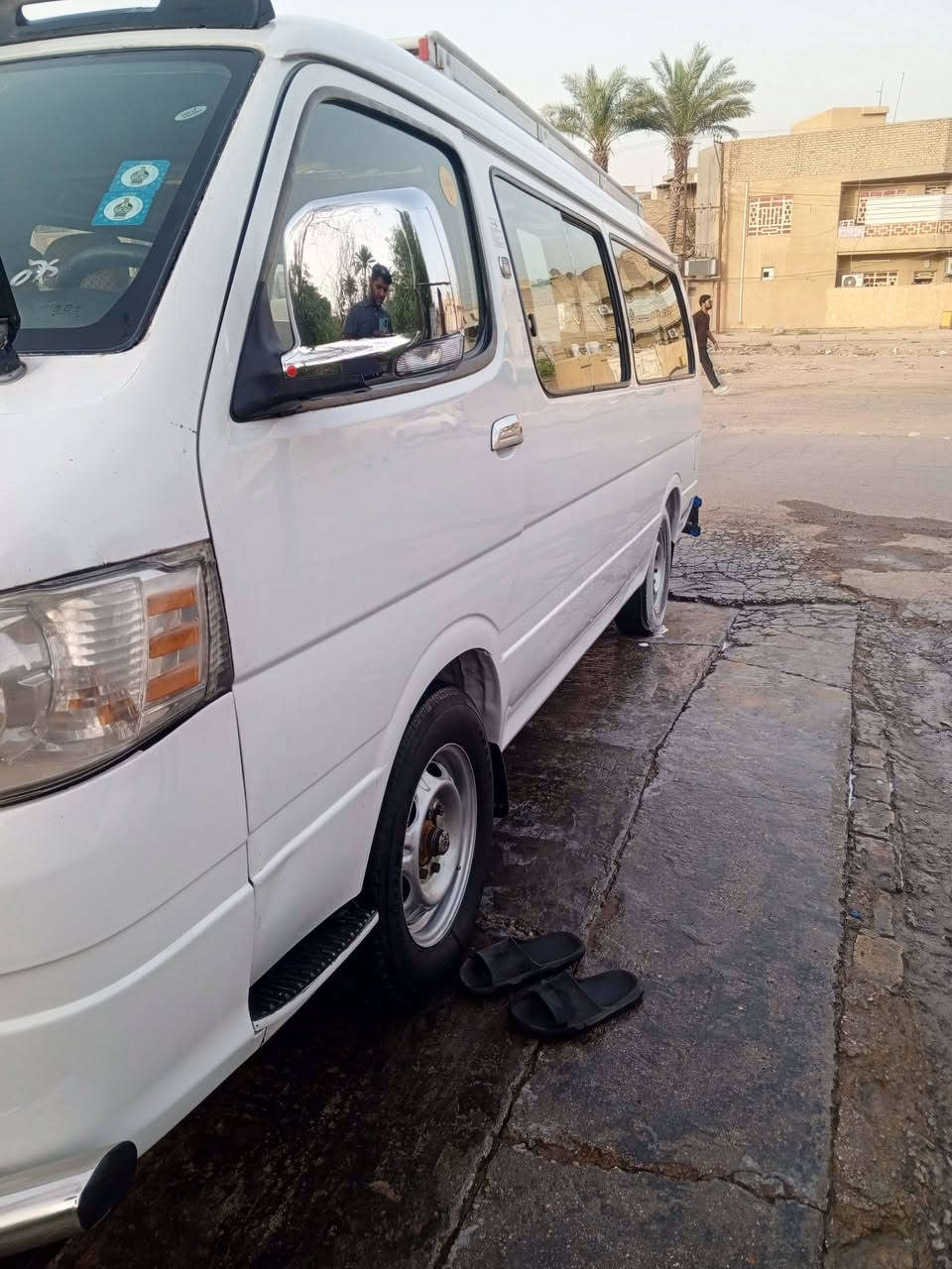 جنبي للبيع السياره نضيف خير من الله
مكينه وضفيره وعقل مال فتون جديده السياره بدون صبغ 

السعر 98وبيه مجال للانتواصل ***********
