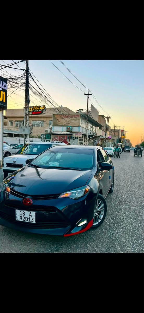 كورلا موديل 2018 
اللون نيلي 
مكينه 1800 vvt
Leنص فول 
السياره حادثه بنيد وخشم الجاملغ بدون داخل شواصي ولغود وبدنه مكفول 
ايرباك مكفول حادث السياره خفيف 
مكينه وكير مكفول من فتح  واي شي 
سونار السياره بلمنشور 
رقم بابل باسمي سنويه لل٣٢
مكان السياره حله حي الصحه 
رقمي ***********
السعر ١١٥ ورقه 
بيع او مراوس
