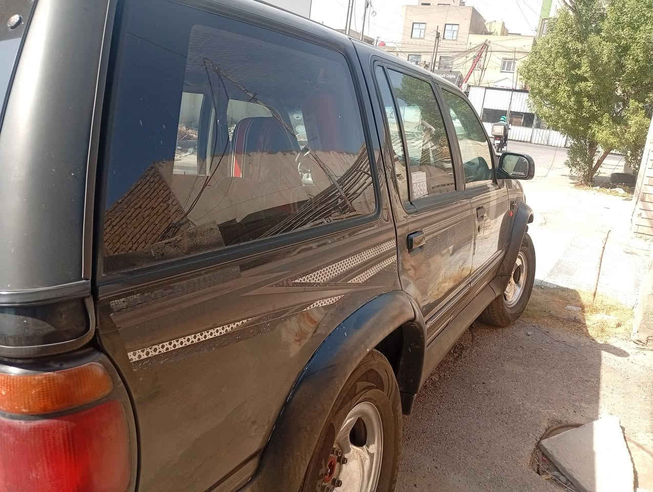 السلام عليكم
للبيع  . فورد اكسبلور موديل 96 رقم اربيل انكليزي جديد بسمي
دفع خلفي فقط
هزه وبراد وسنويه جدد 

محرك وكير بلاد وخير من الله 

تدفئه تبريد. كهربائيات الحمدلله شغاله 
السياره كلين . بيها طخه صغيره 
السياره عليها ادامه كامله
صدر ودبلات امامي وخلفي جدد
دسكات امامي وفجوج وفلنجات جدد

بنزات خلفيه ينراد تعيار . فلنجات خلفيه وفجوج جدد
وركات وقفايص مبدلات ومفحوصات 

اكسل خلفي مبدل جديد ودهن امريكي
دهن كير وفلتر مبدل امريكي 
تخم تاير جديد . باتري جديد

داخلها نظيف
نوزلات وبلكات وواير بلكات وفلاتر جدد البلكات شامبيون اصلي 
ثلاجه وجويتر مغسولات ونظيفات
تانكي مفتوح ومغسول ومنظفه بالبخار
منظومة تبريد كامله مبدله قبل الصيف والصيف كله ميطفه التبريد وخير من الله 
فيت بم وفلتر وكلاص كل شهر يتبدلن 
نقصها يدات بابين. زراكه مي خلفيه 
سنتر لوك 
كيج سرعه ميشتغل 
ووين متريد تروح بيها روح .

مكانها بغداد. سعرها 49 وبيه مجال
***********
