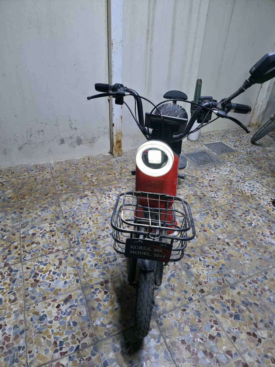 سلام عليكم 
ماطور شحن 
ما بي أي عطل غراضو كاملة  بايدار وطفاريات موجودة كامل
سعرو 180 وبي مجال 
***********
واتساب @z6_7h
