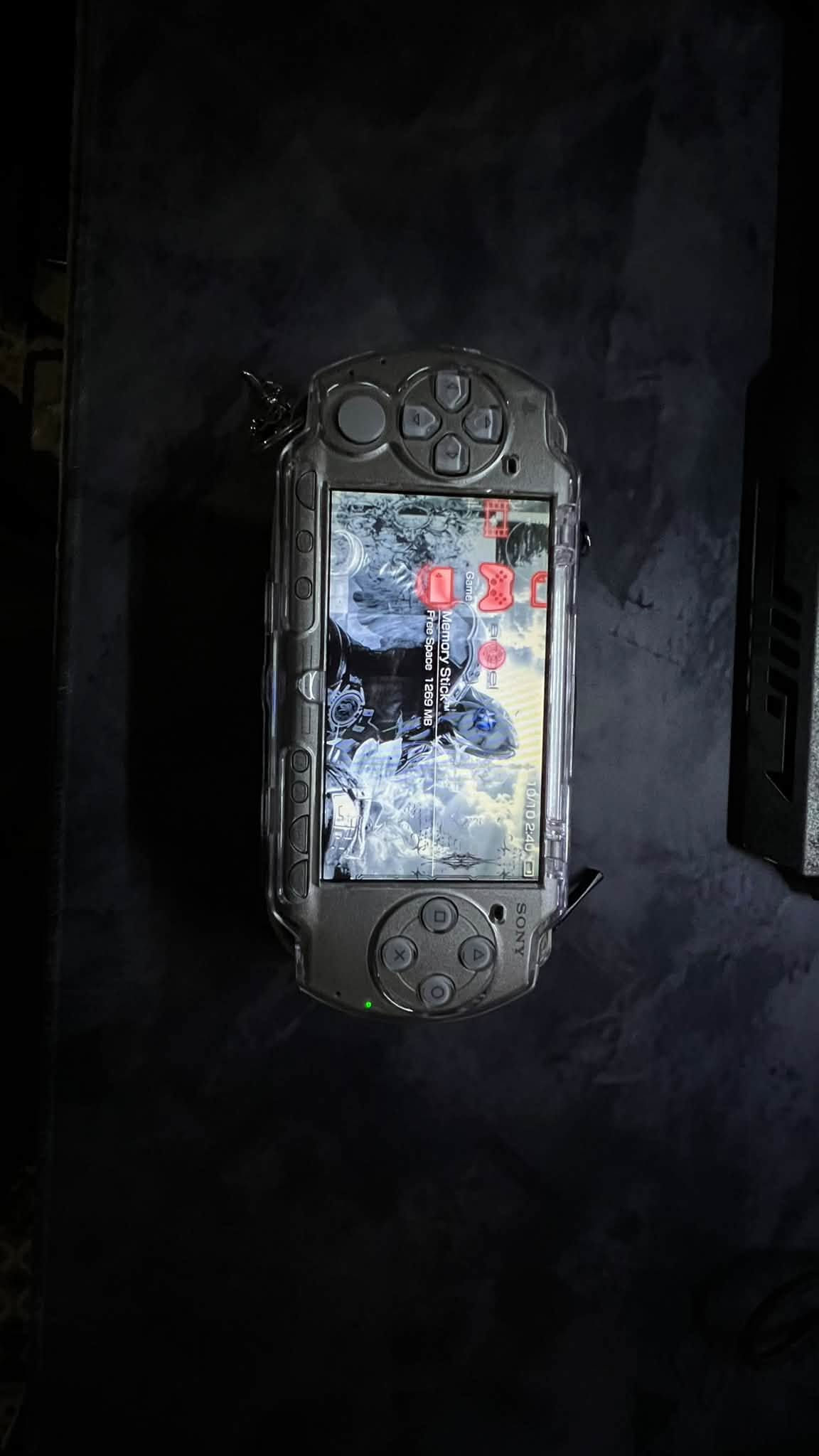 PSP2000 • مهكر • ٢٠+ لعبه