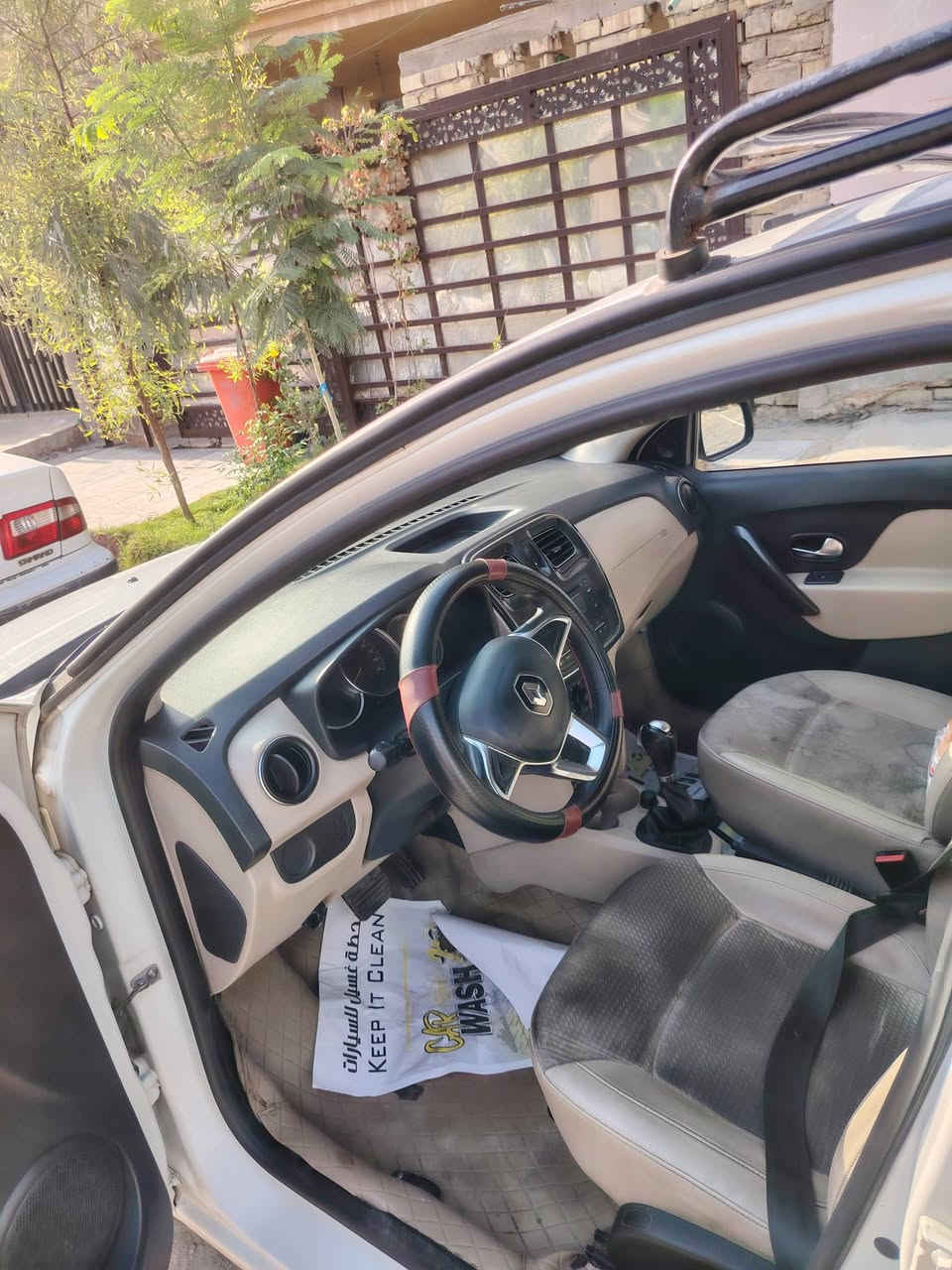 سلام عليكم.. رينو سمبل ٢٠٢٠ بيها طخات بسيطه ب ٧٥ وبيها مجال للطيبين  تحويل ثاني يوم بغداد الزعفرانيه  للاتصال ***********
