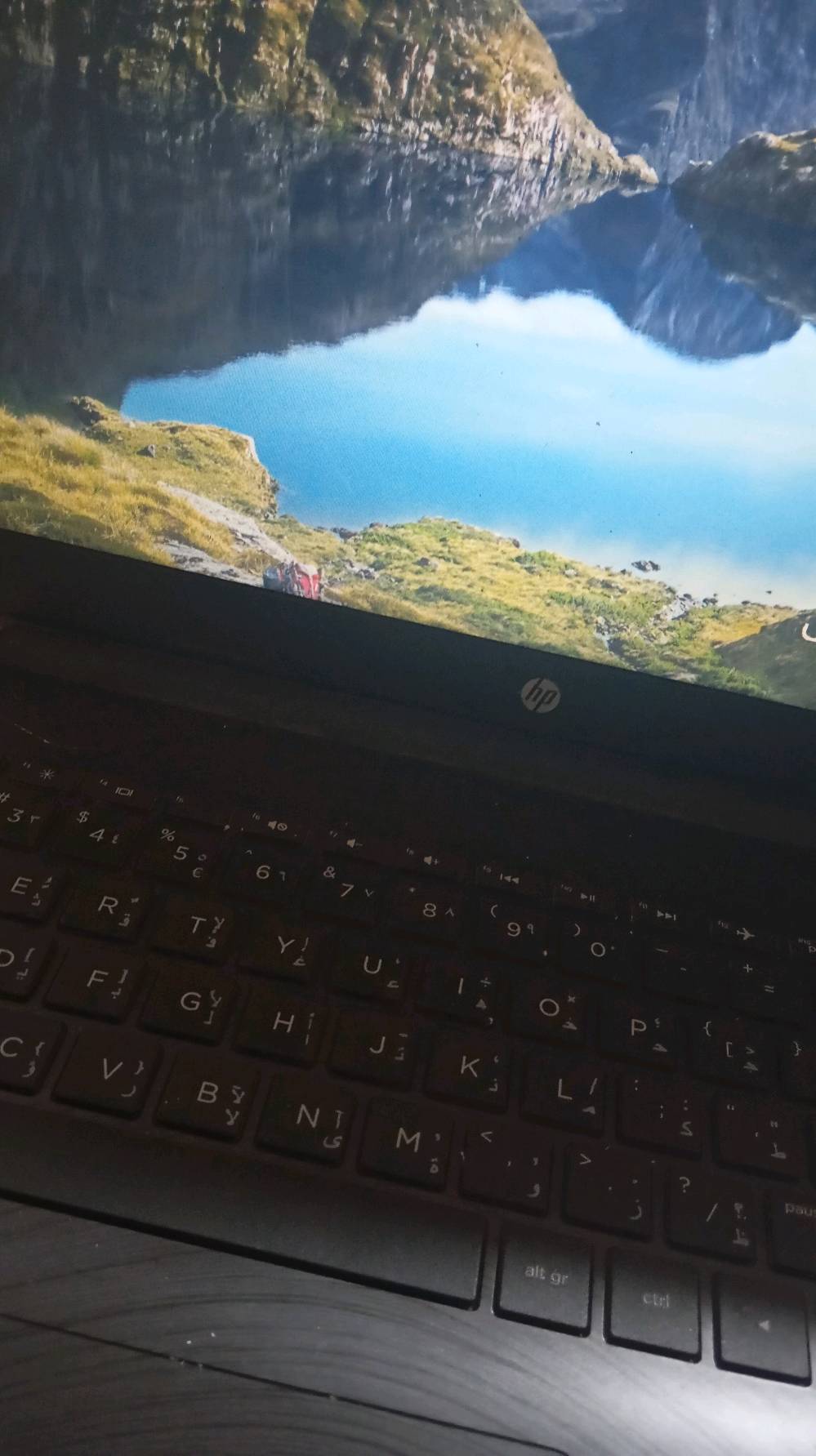 HP • i5 الجيل السابع • رام ٤ جيجا