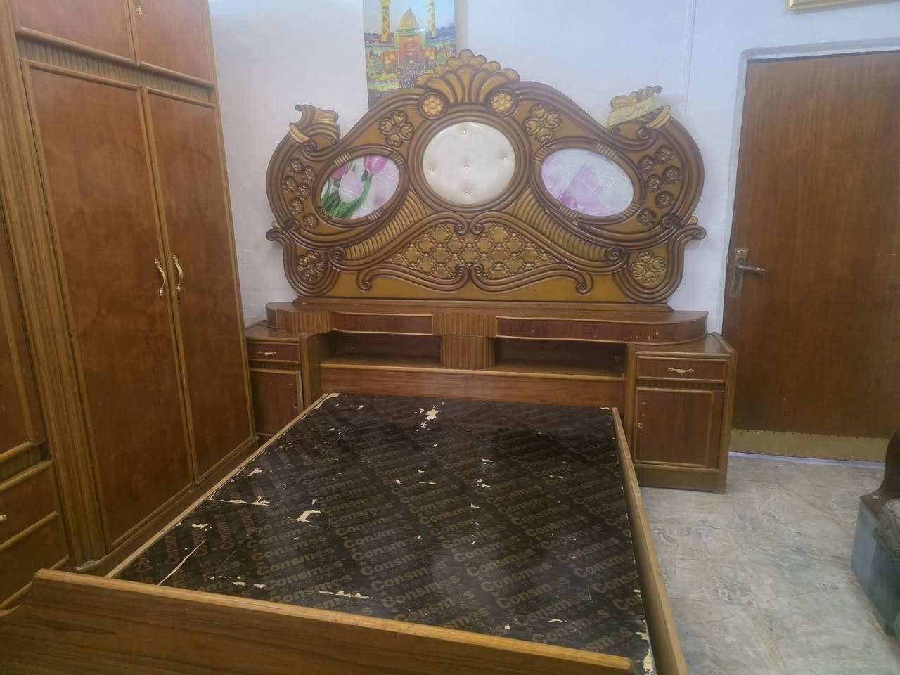 السلام عليكم غرفه صاج حطاطه مستخدمه السعر ٥٥٠
***********
