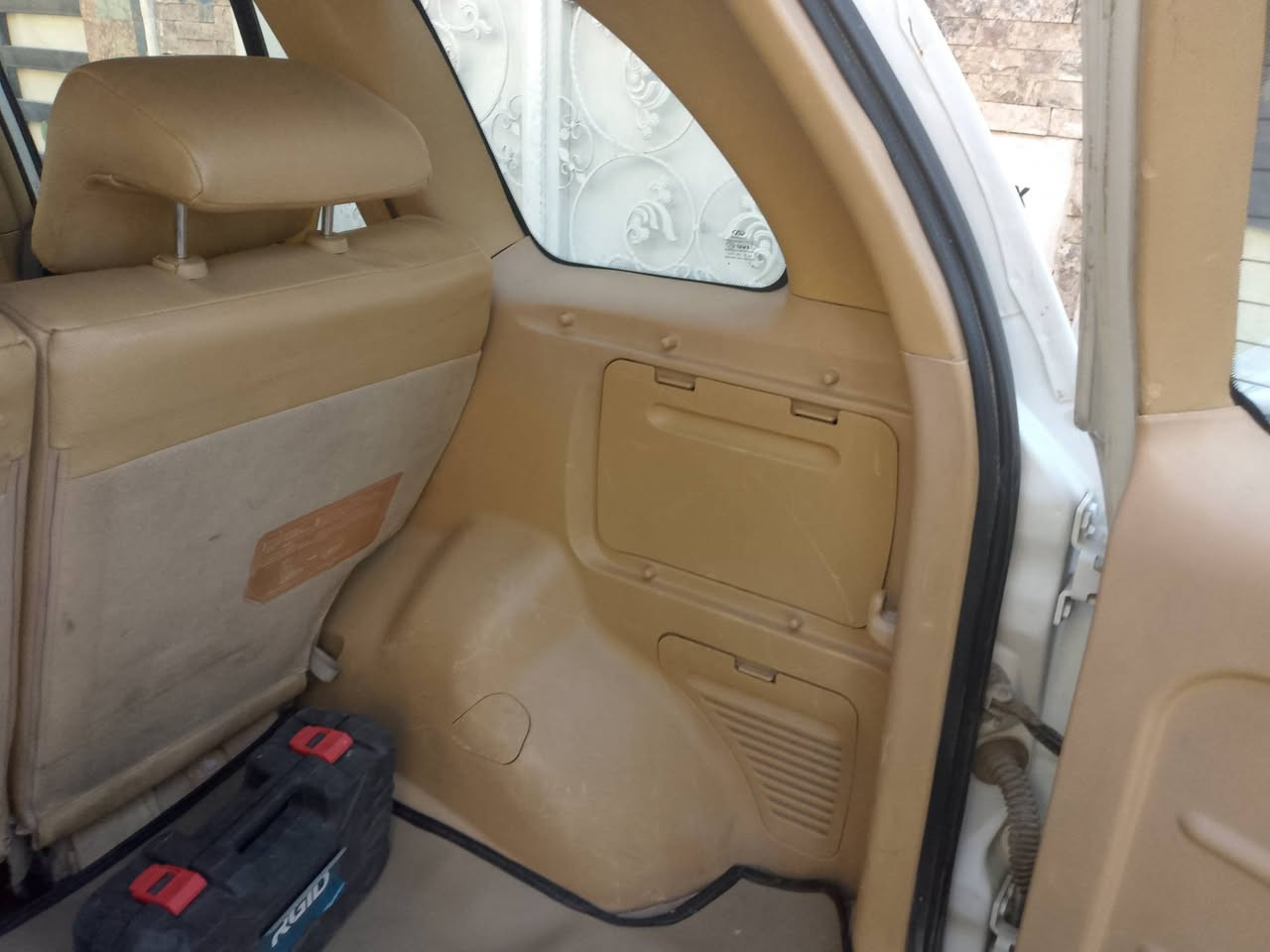 عندي تيكو 13اريد أبيعها رقمها بغداد تحويل اي يوم اعجبك نظيف داخل نظيف تبريد محرك كير  كهربائيات تاير  سعرها 51 ورقه وبيها مجال العنوان بغداد  رقم الهاتف ***********
