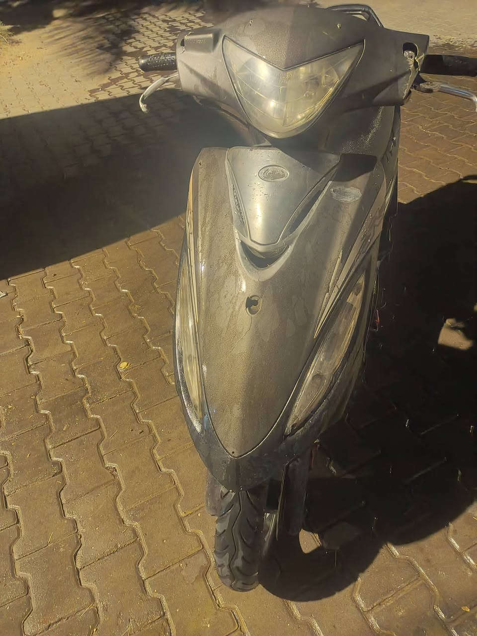 السلام عليكم كامكو g 4 الدراجه نضيفة شلعة و معدل مكينة غير مفتوحة مكفولة لا تنقيص و لا تبخير نقصها بس عداد الكهربائيات كاملة نكرة سلف تشتغل مكاني الكوفة سعرها 350 و بيها مجال ***********
