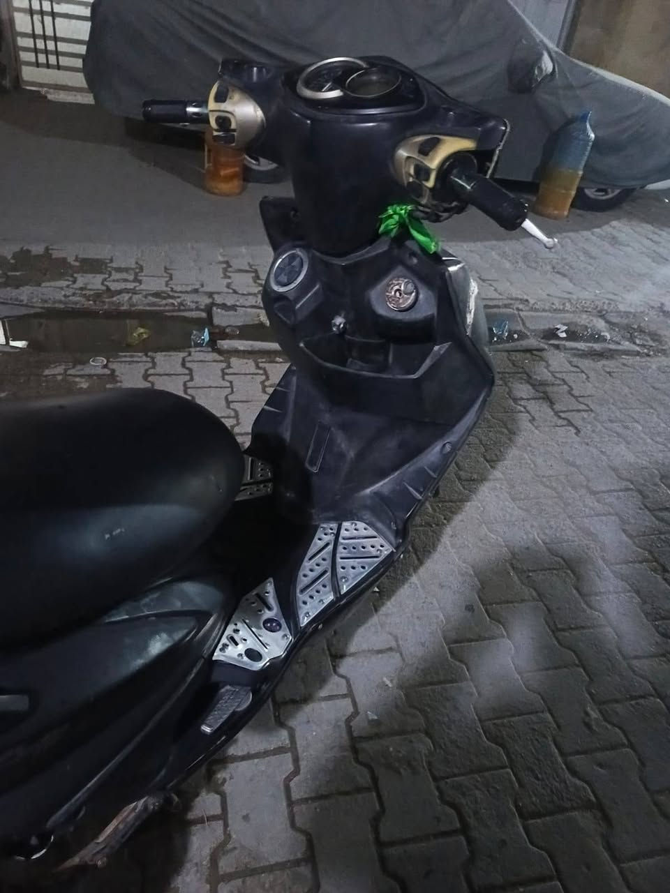 سلام عليكم سنكس فحل نوزل خطين طلاعات بلاديه  للبيع او مراوس عنوان بغداد ساحت عدن رقم هاتف *********** واتساب   بيه بك لايت حديث رياضي+اشاير لد  ما مفتوحه
