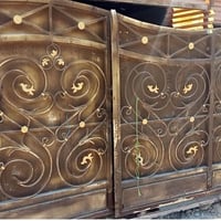 باب ثقيل • بغداد الشعب