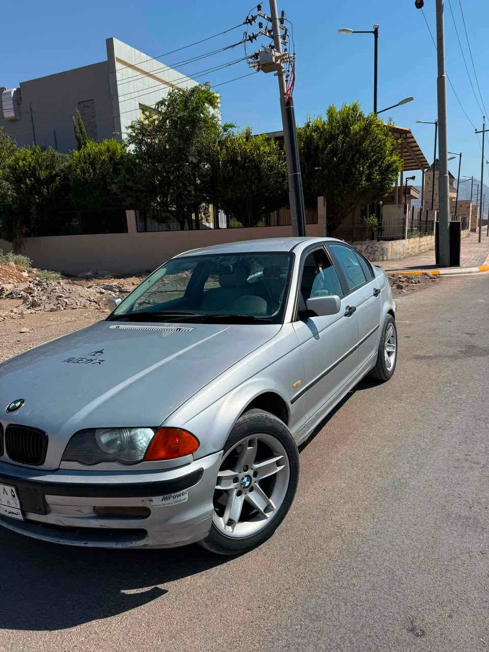 BMW  
گێر تۆماتیک 
گێرو مەکینە بەشەرت
تەبرید بە شەرت
موسو براوە بە شەرت
بۆیاخی نیە
 ڕانیە / ***********
