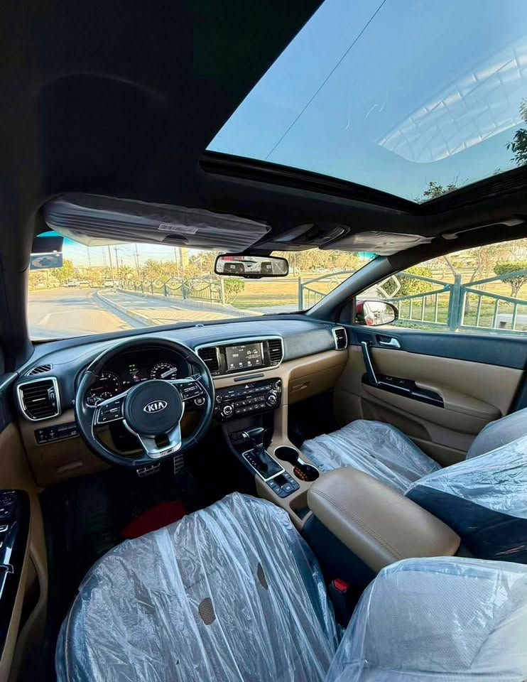 للبيع 
سبورتج جي تي لاين 2020 خليجي الدولية 
السيارة فول مواصفات معروفه الجيتي لاين السيارة حلوه وخير من الله 
صبغ دعاميه اماميه فقط 
مواصفات :
بانوراما - صندوق كهرباء - تشغيل عن بعد - كراسي كهرباء - كراسي جلد - شفتات ستيرن - شاشة كبيرة - ابل كار بلي - حساس امامي خلفي - محرك 2000 دوش المرغوب - هاند بربك كهربائي - قطعتين تبريد - ماشيه 96 الف  
بغداد الدورة 
للاستفسار ***********
مكلف بالنشر والرقم بي واتساب

