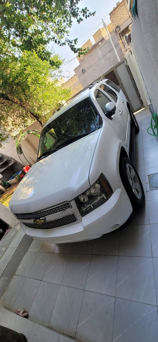تاهو LTZ فول مواصفات
رقم بغداد مشروع وطني تحويل مباشر 
موديل 2007 المواصفات فتحه كشنات جلد كهرباء دمام شاشات عدد ٢ كامره اشاير بالمري سبعه راكب ثلاث قطع تبريد تشغيل عن بعد وبيها بعد مواصفات سياره جاهزه من كلشي تبريد محرك كير حداديه تخم تاير كامله مكمله بدوون اي نقص 
بيها رشات صبغ جماليه مكفوله شرعيات 
مكانها كوت مركز مدينه السعر 160 
هاتف *********** بي واتساب 
وبالخير وبالعافيه على الي ياخذها
