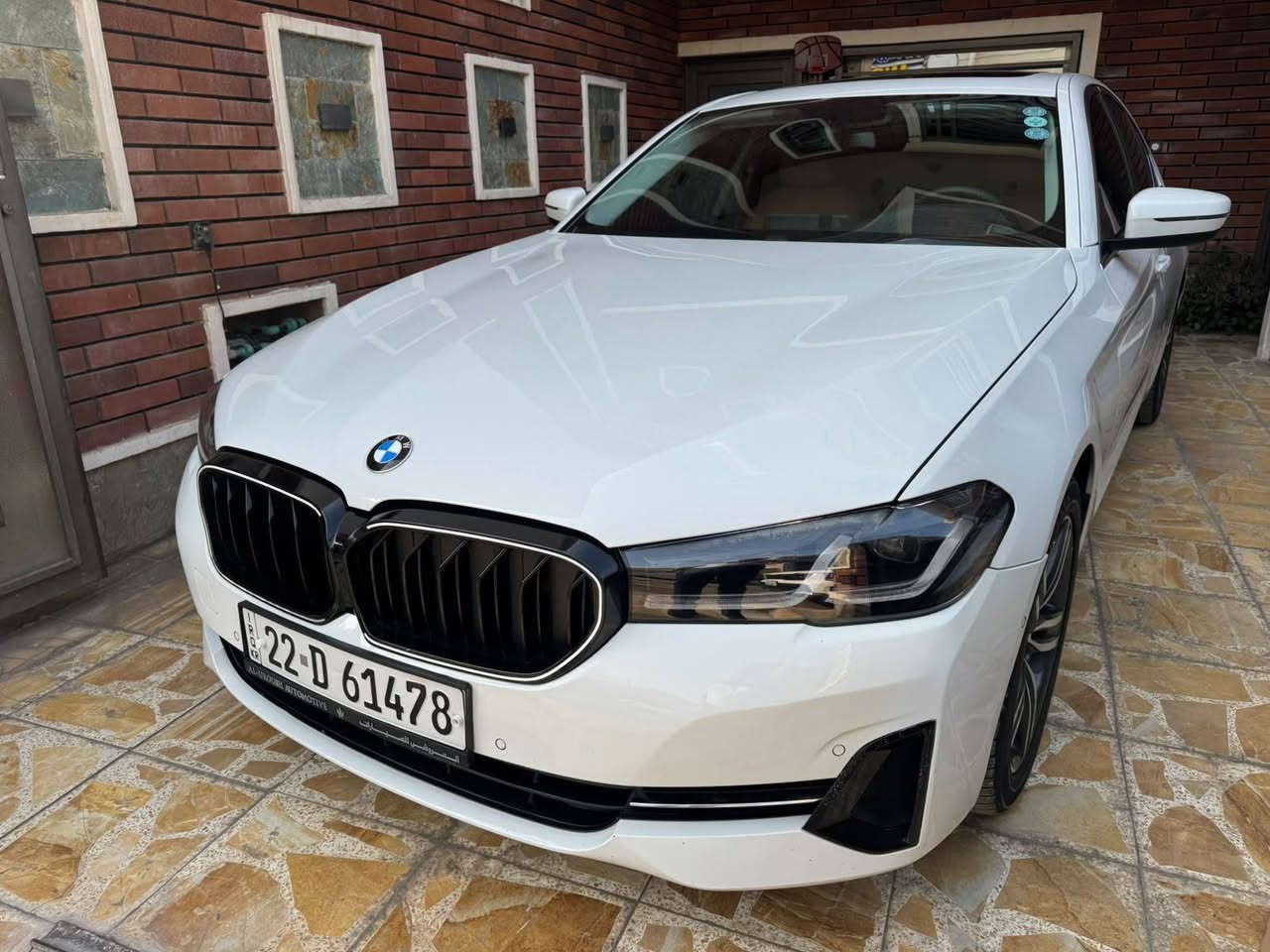 BMW 520 — موديل 2021 | وكالة العروش
السعر: 289 ورقة
للاستفسار: ***********
العنوان: بغداد – الدورة – شارع أبو طيارة

BMW 520 موديل 2021 وارد وكالة العروش، سيارة مميزة جداً بحالة راقية ومواصفات متكاملة، مع داخلية بلون قرميدي مميز.

أبرز المواصفات والتجهيزات:

• محرك BMW TwinPower Turbo
• ناقل حركة أوتوماتيك
• داخلية جلد بلون قرميدي مميز
• مقاعد كهربائية
• ذاكرة للمقعد
• شاشة وسطية كبيرة
• نظام ملاحة
• كاميرا خلفية
• حساسات أمامية وخلفية
• تشغيل بصمة ودخول ذكي
• فتحة سقف
• تحكم بالمقود
• تحكم بالمقاعد والمرايا كهربائياً
• إضاءة داخلية Ambient
• نظام صوتي متطور
• مثبت سرعة
• أنظمة BMW للسلامة والثبات
• جنوط BMW أصلية
• جميع الصيانات الدورية منفذة لدى وكالة العروش
• السيارة جاهزة من كل شيء
• ترخيص تضليل ساري المفعول
• رقم أربيل باسمي

سيارة نظيفة ومحافظة عليها، وصيانتها بالكامل لدى الوكالة، وجاهزة للاستخدام مباشرة.

السعر: 289 ورقة
للاستفسار: ***********
الموقع: بغداد – الدورة – شارع أبو طيارة بغداد, العراق
