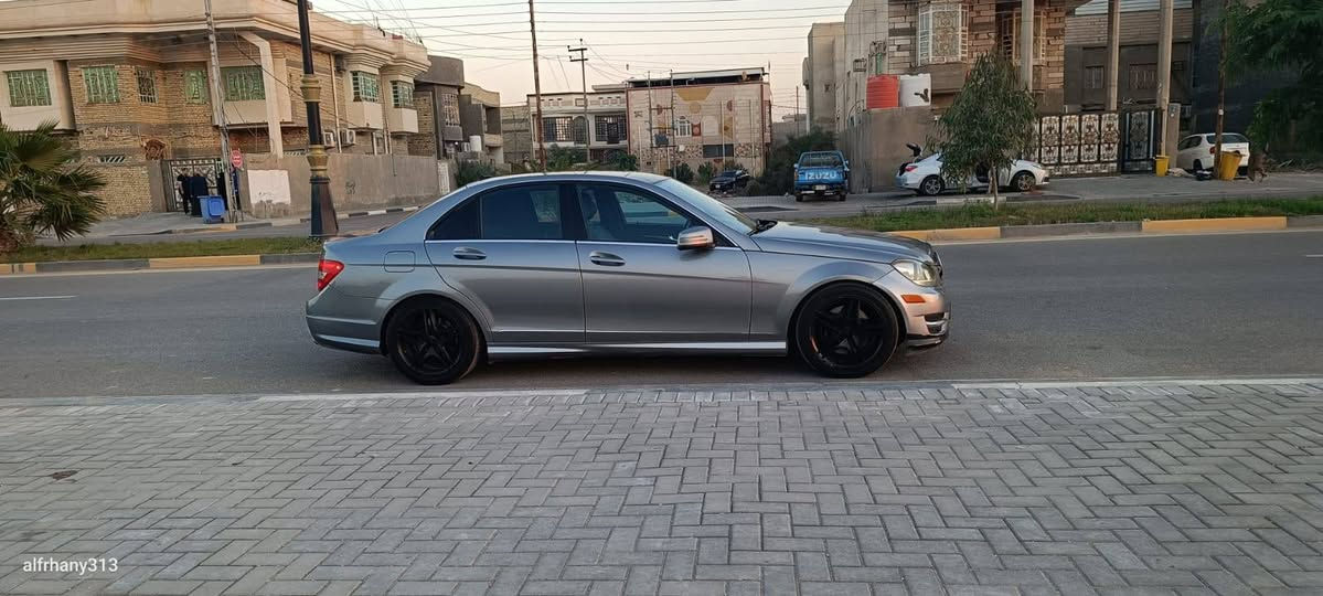 موديل 2012
مرسيدس c300
بيه باب وجاملق جه السايق
مكينه 6 استندر بلادي
ماشيه 130 الف
داخل اسود
بصرة باسمي تحويل ثاني يوم
سعر 95
‎***********
ابو حسن

نص مكتوب في الصور:
- alfrhany313
