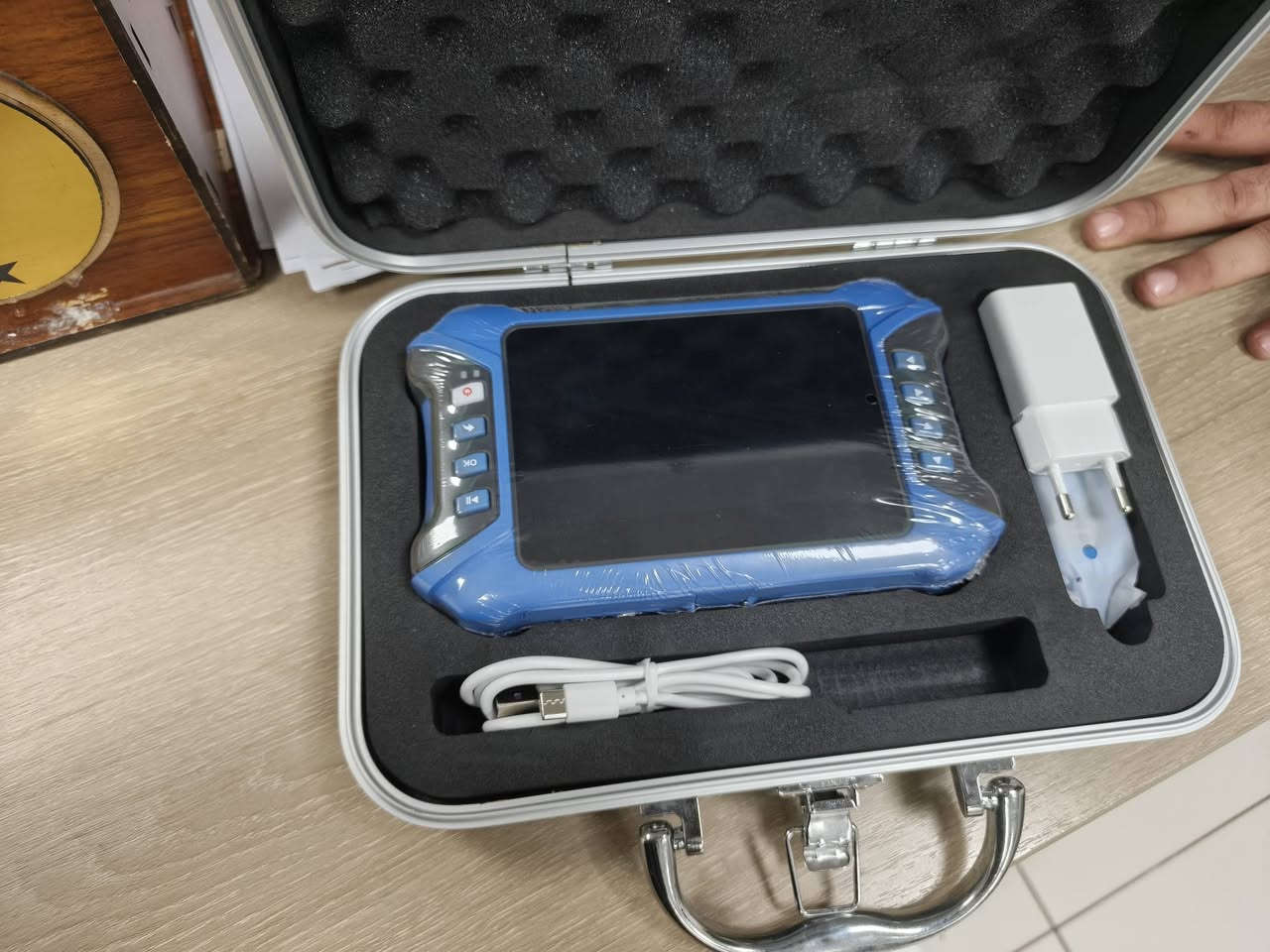 للبيع جهاز فحص وتتبع كابلات الضوئية MINI PRO OTDR 📣
***********
