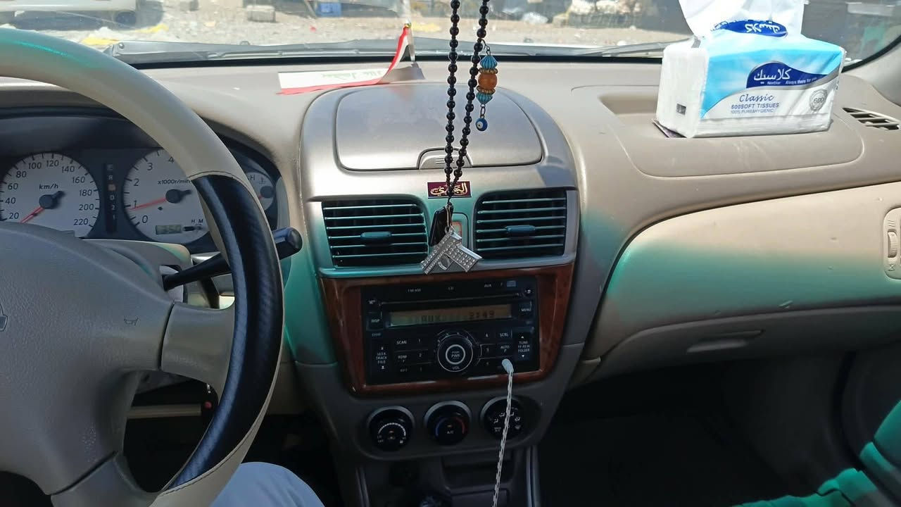 للبيع نيسان سني موديل 2010ياباني رقم صلاح الدين سياره بدون صبغ بيها رصعات شويه كير محرك تخم تاير صدر جديد  تبريد ثلج مكاني سامراء ((السعر 100بيه مجال شويه ))رقمي ***********
